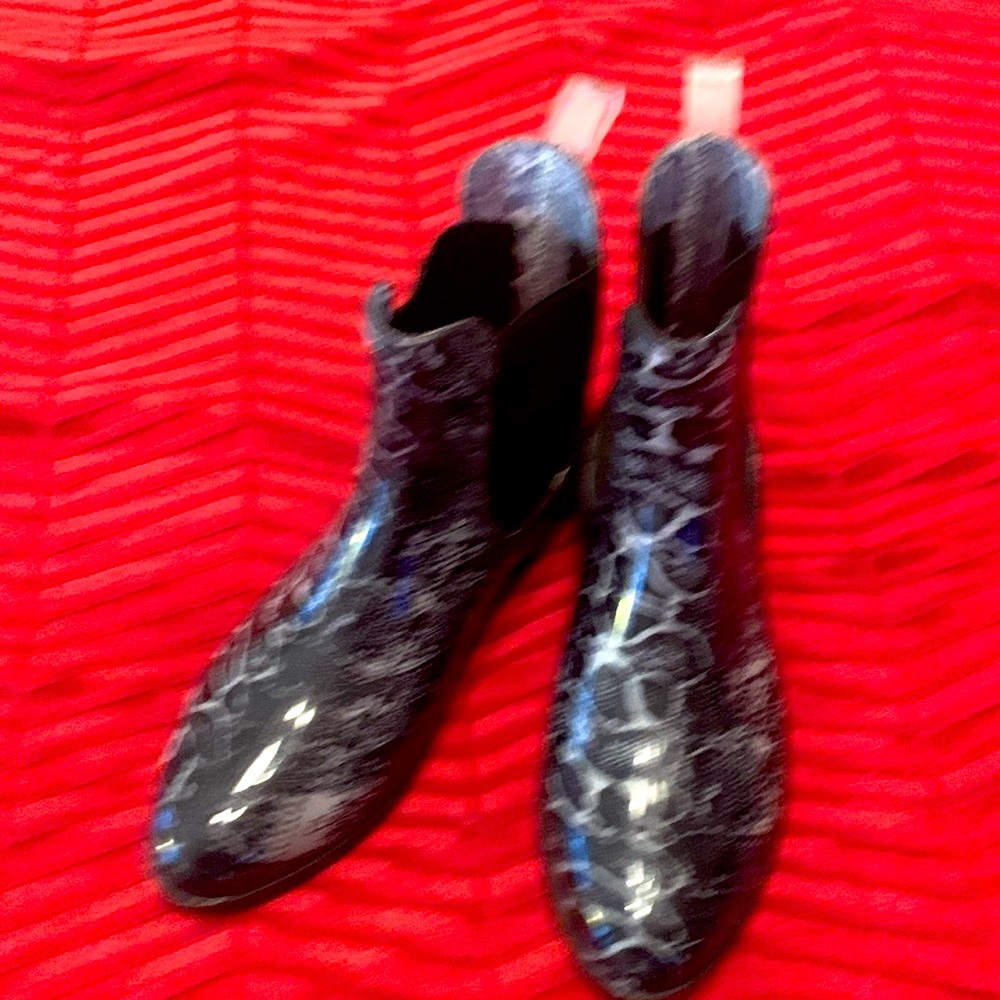 Seven7 rain boots